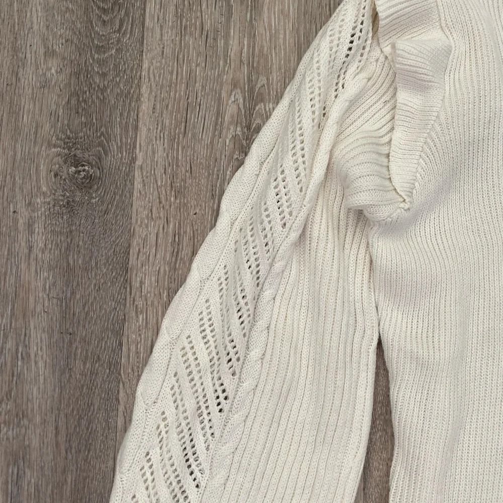 Sofia by Sofia Vergara pointelle sleeve sweater size large NWT
